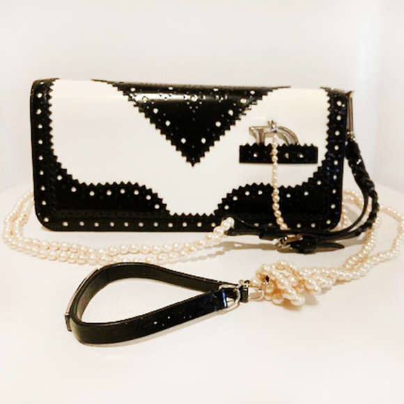 Christian Dior patent D'Trick shoulder bag. - Picture 1 of 4